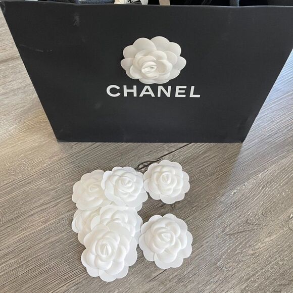 Chanel Camellia Flower Bundle - New - Picture 1 of 5